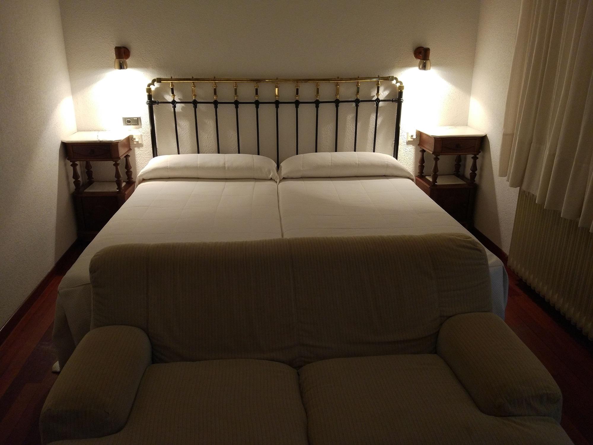 פואבלה דה סנאבריה Hotel Los Perales מראה חיצוני תמונה